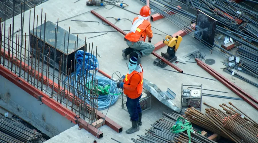 Comment Rédiger des Devis et Soumissions Irrésistibles au Québec en 2026 : Le Guide des Travailleurs Autonomes et Artisans du Bâtiment